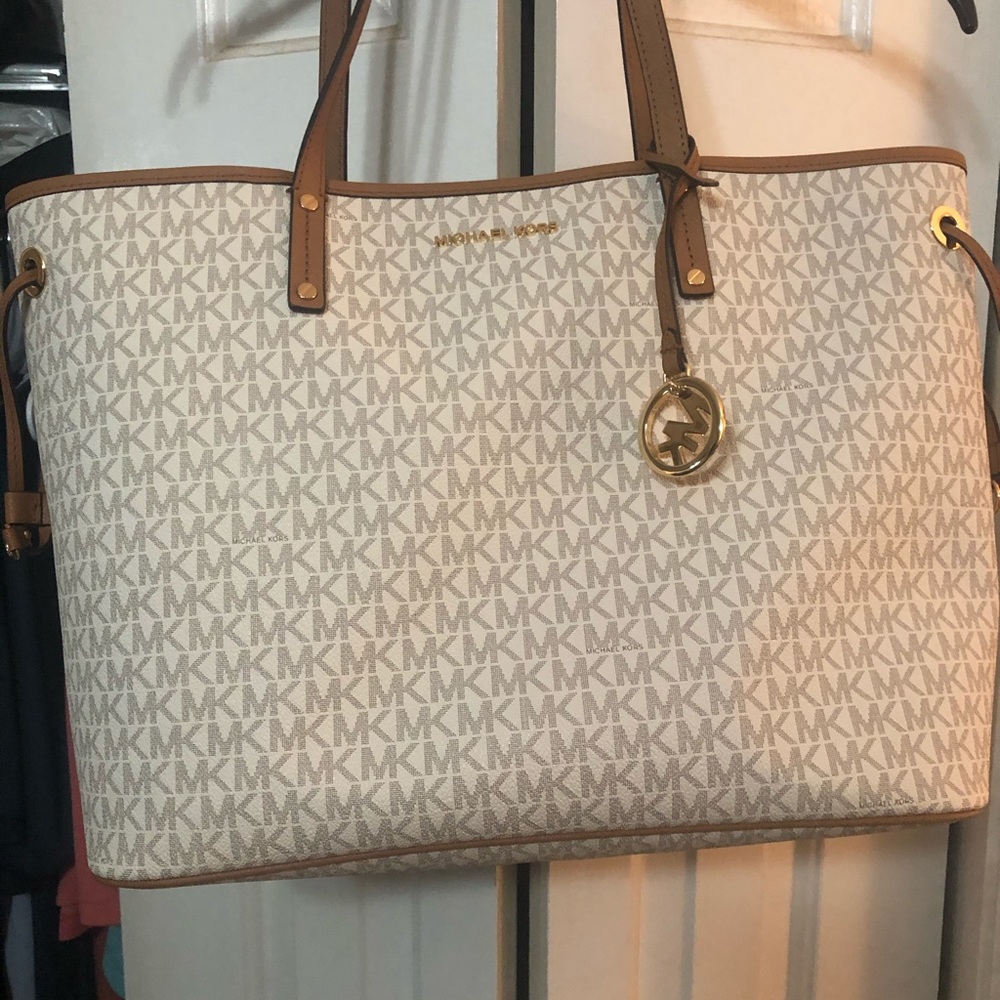 Michael Kors Jet Set Drawstring Tote